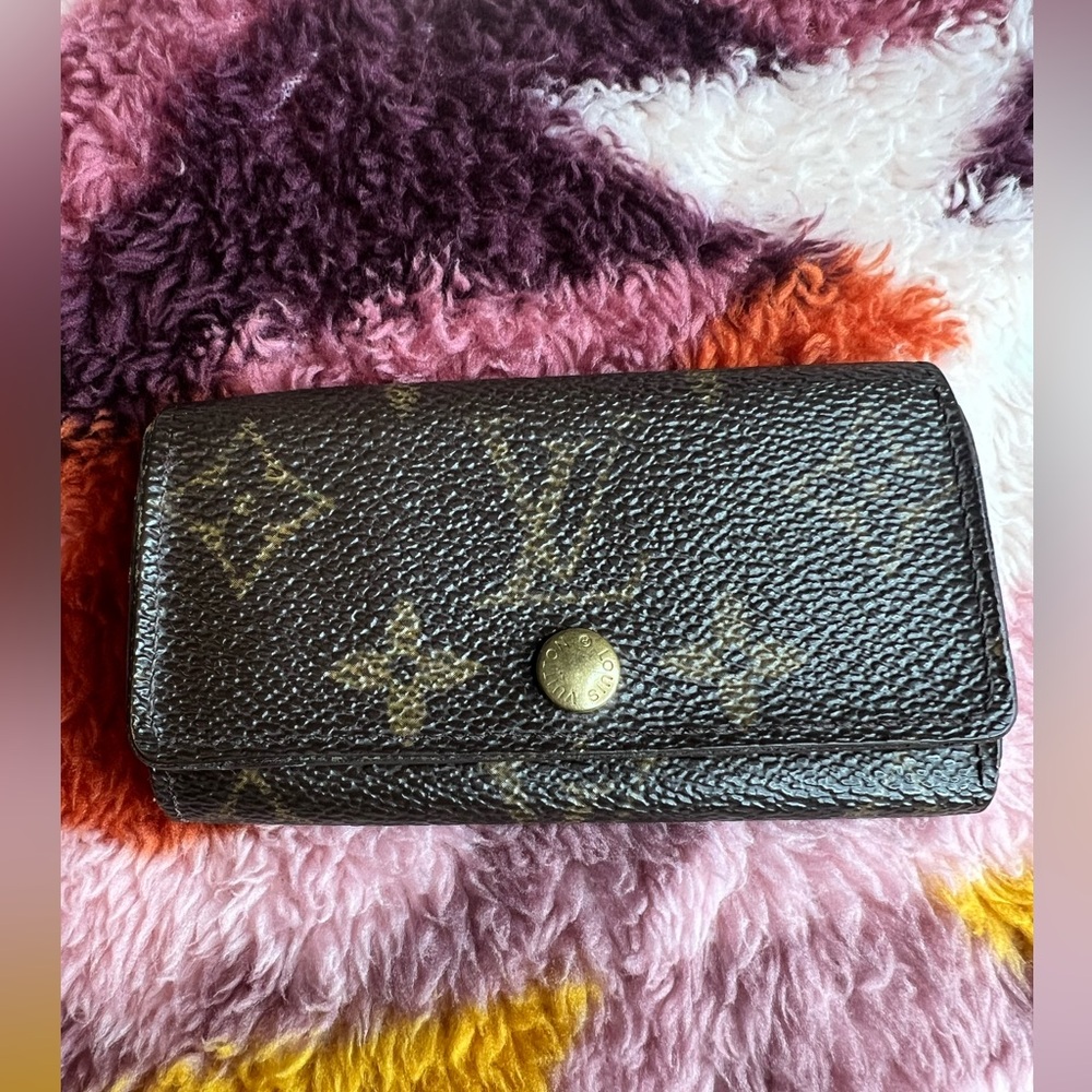 Authentic Louis Vuitton Key Wallet